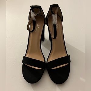 New In Box J. Adams Black Heels Size 10 Heel Height 4”